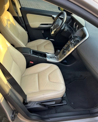 Volvo XC 60 cena 58900 przebieg: 299100, rok produkcji 2011 z Będzin małe 79